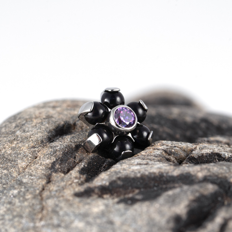 Накрутка цветок Black onyx Implant Grade 1.2 мм титан