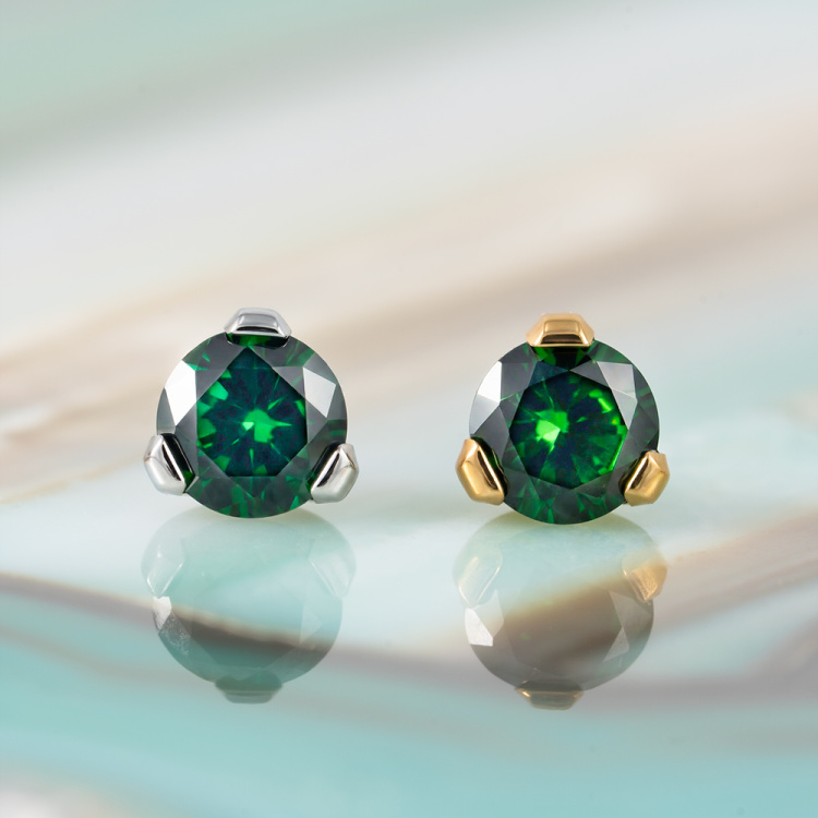 Накрутка Фианит Emerald Implant Grade 1.2 мм титан Накрутка Фианит Emerald Implant Grade 1.2 мм титан