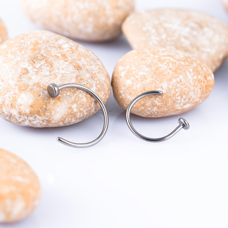 Кольцо в нос Т Implant Grade титан 