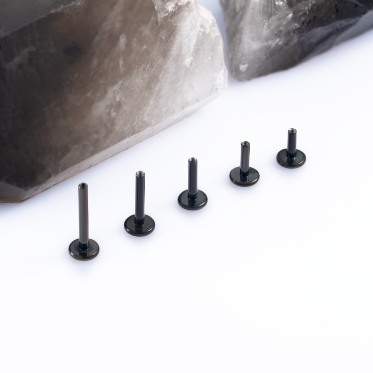 Ножка лабрета Black Implant Grade 1.2 мм титан+PVD, основа 4 мм Ножка лабрета Black Implant Grade 1.2 мм титан+PVD, основа 4 мм