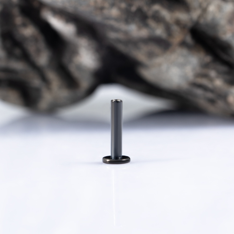 Ножка лабрета Black Implant Grade 1.2 мм титан+PVD, основа 4 мм Ножка лабрета Black Implant Grade 1.2 мм титан+PVD, основа 4 мм