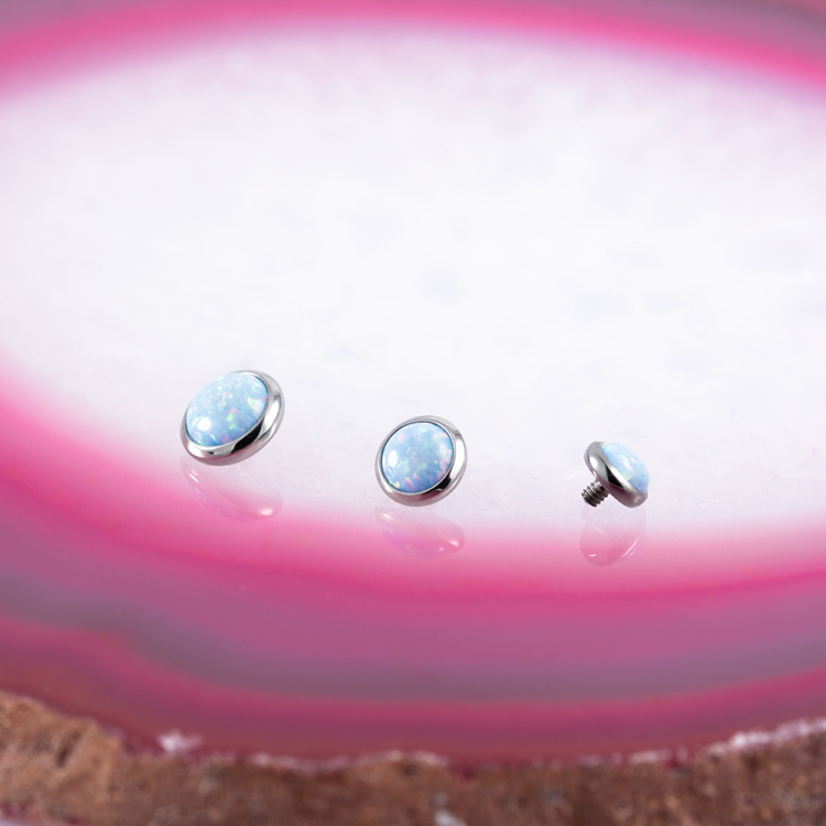 Накрутка с опалом 26 Implant Grade 1.6 мм титан