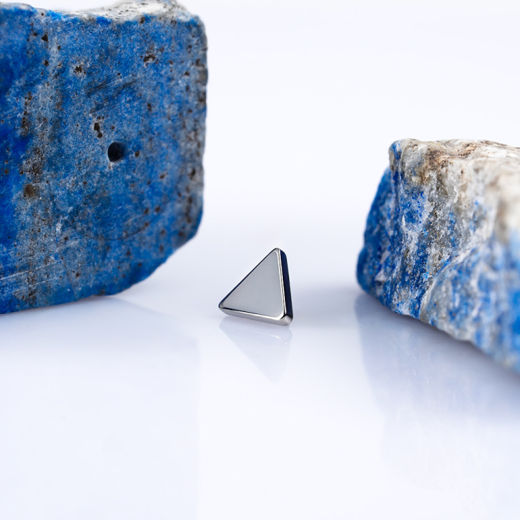 Накрутка Triangle Implant Grade 1.6 мм титан