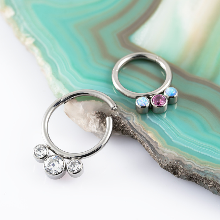 Кольцо-кликер 3 Stones Implant Grade 1.2 мм титан Кольцо-кликер 3 Stones Implant Grade 1.2 мм титан