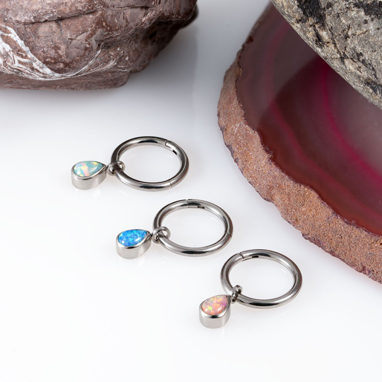Кольцо-кликер Pendant Drop Opal Implant Grade 1.2 мм титан