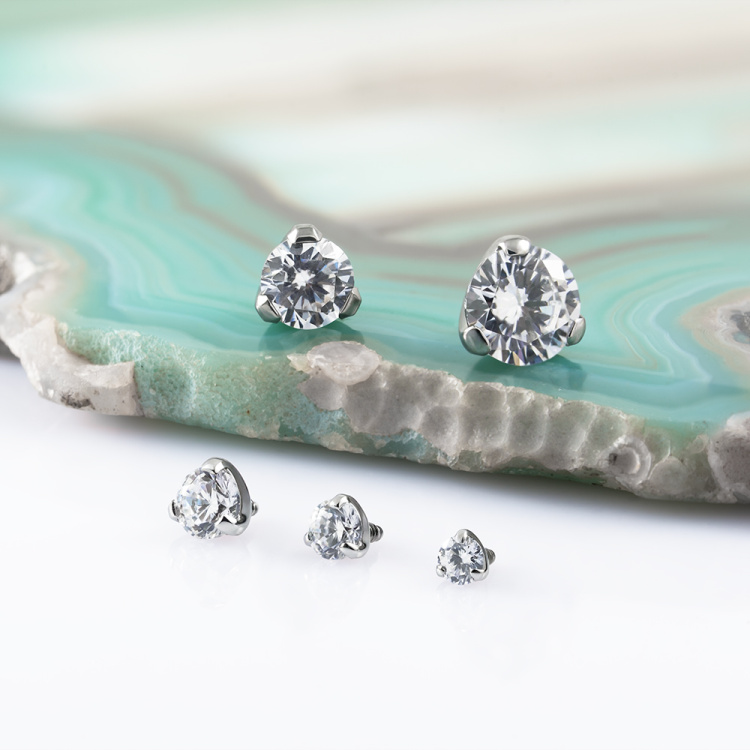 Накрутка Фианит Implant Grade 1.2 мм титан