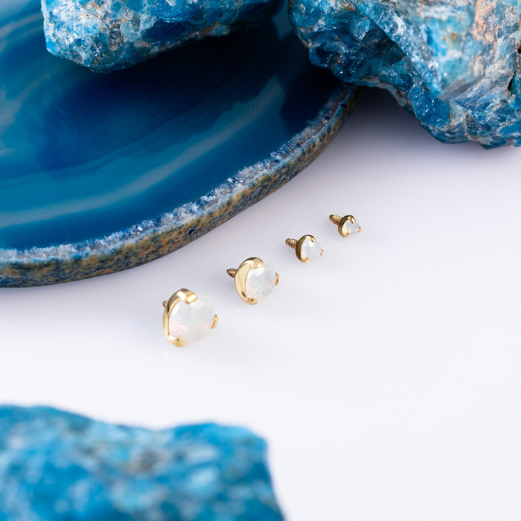 Накрутка Фианит White Opal Implant Grade 1.2 мм титан