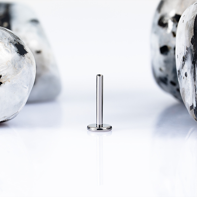 Ножка лабрета Implant Grade 1 мм титан, основа 4 мм