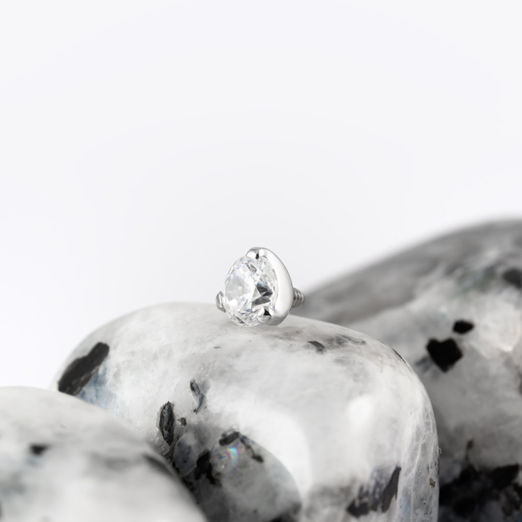 Накрутка Фианит Implant Grade 1.6 мм титан