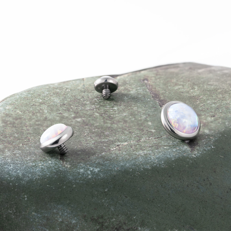 Накрутка с опалом 08 Implant Grade 1.6 мм титан